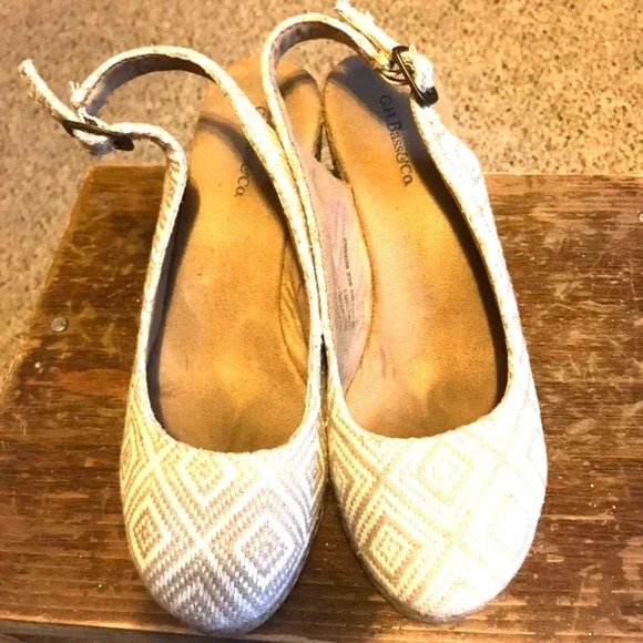 G.H.Bass&Co Fabric Upper Women Wedges Heels Size 5M. - Picture 1 of 5